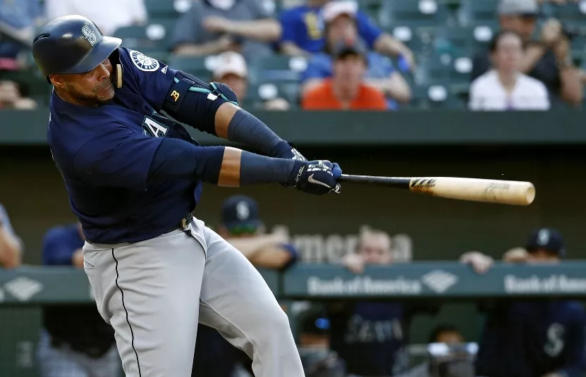 Nelson Cruz batea el jonrón 21 y  Manny Machado el 20