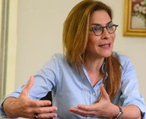 Carolina Mejía manifiesta desacuerdo con alianza opositora, pero respeta decisión de su partido