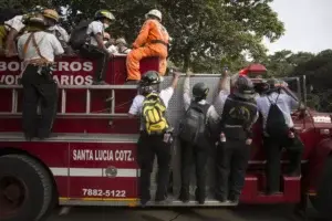 Bomberos del Distrito Nacional tocarán sirena a las 8:00 de la noche para recordar Toque de Queda