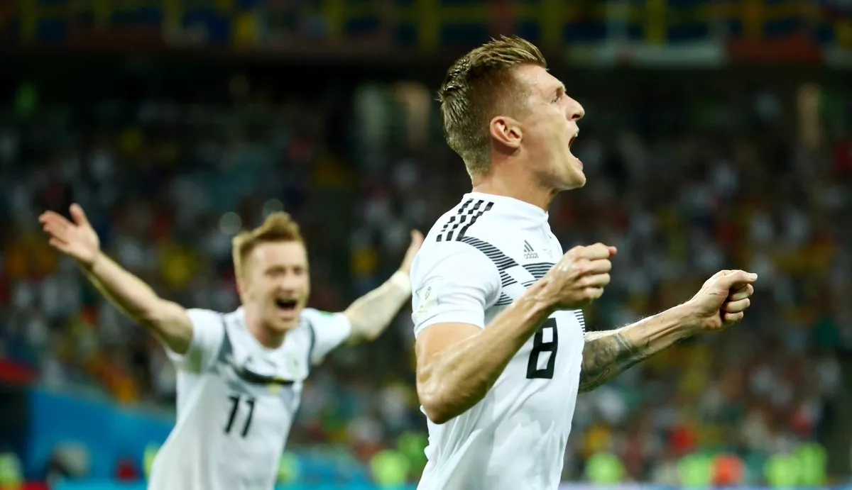 Alemania le ganó a Suecia sobre el final con un golazo de tiro libre de Kroos