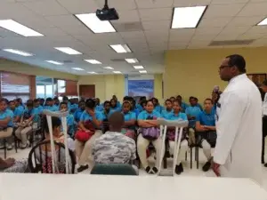 Hospital Ney Arias Lora imparte charla a jóvenes para evitar accidentes de tránsito