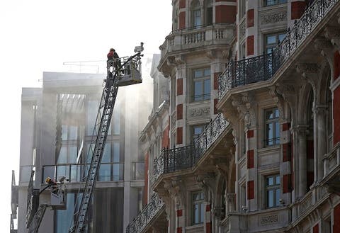 Unos 120 bomberos acuden a un incendio en un hotel de lujo en Londres