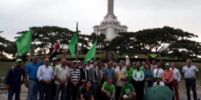 Selman apoya desalojo del campamento anticorrupción del Monumento a los Héroes de la Restauración