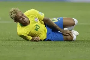 Un bar de Río de Janeiro invitará a una copa con cada caída de Neymar