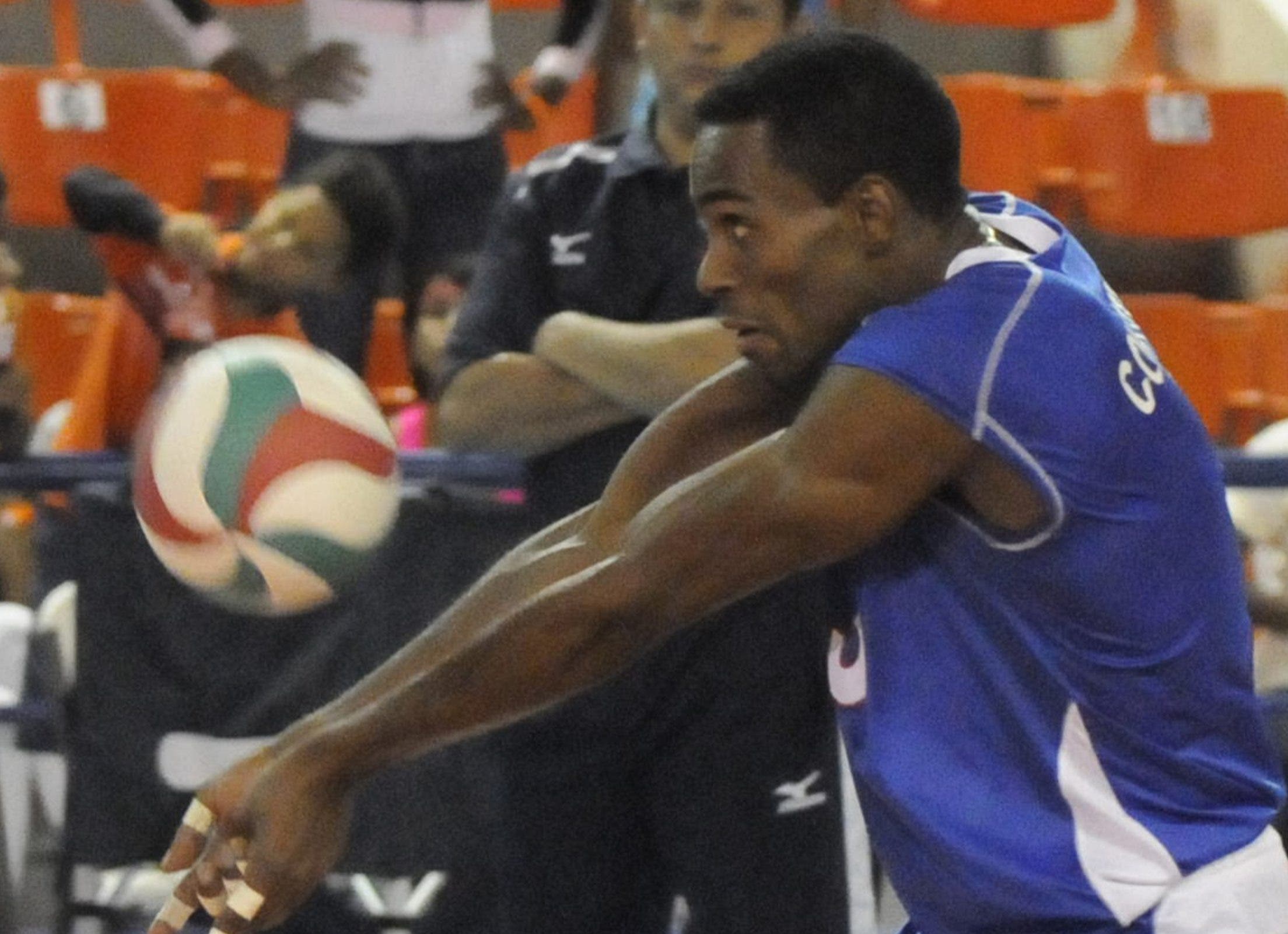 Elvis -Peco-  Contreras alaba nivel de la selección de  voleibol dominicana