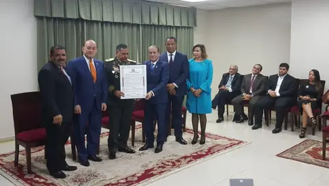 El Senado entrega reconocimiento al ministro de Defensa, Rubén Dario Paulino Sem