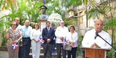 Efemérides Patrias rinde homenaje al teniente Amado García por el 57 aniversario de su asesinato