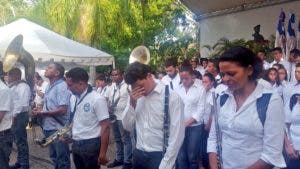 Fallece director de la banda de música de la UASD previo a iniciar acto de graduación