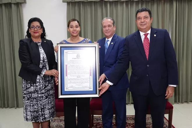 Senado reconoce a la chef María Altagracia Marte