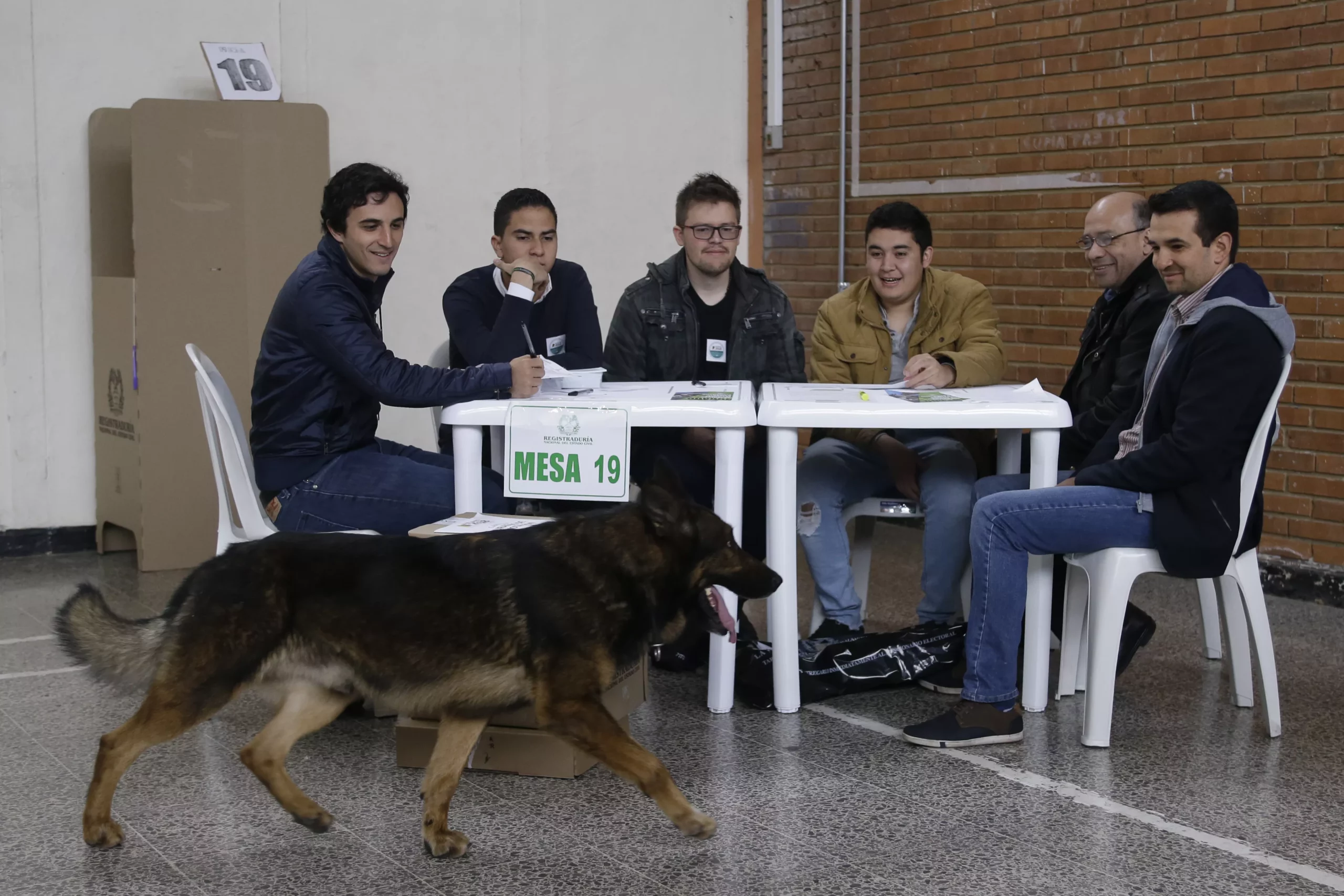 Las elecciones en Colombia avanzan con alta participación y sin contratiempos