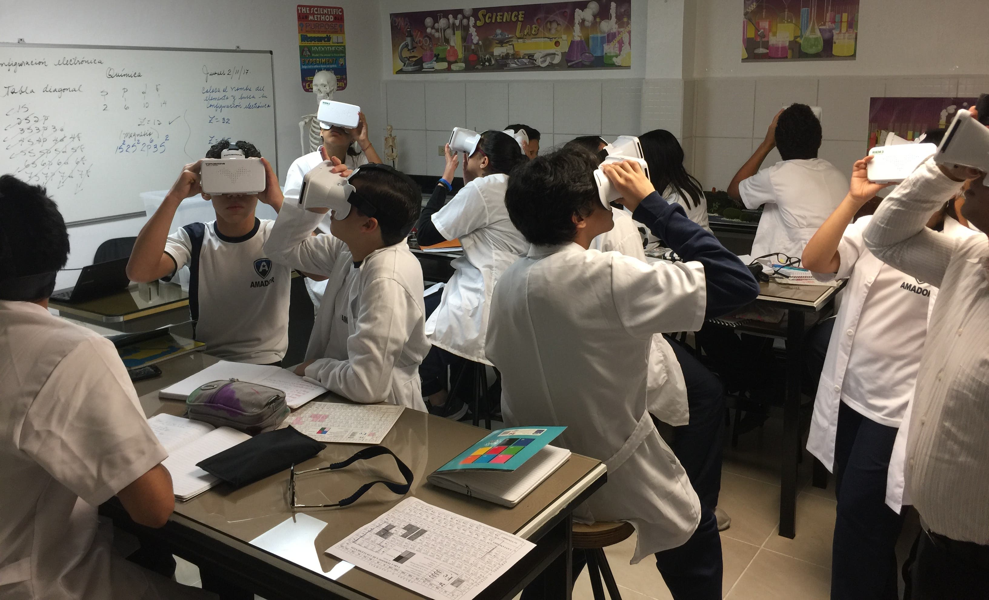 Colegio Amador,  pionero en utilizar la realidad virtual en sus clases