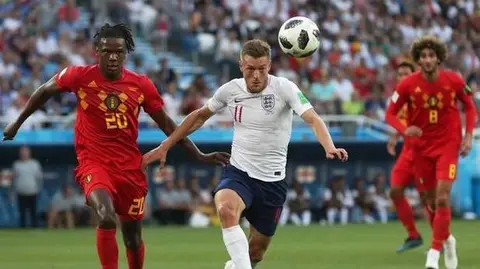 Bélgica gana 0-1 a Inglaterra con un golazo de Januzaj y es primera del grupo