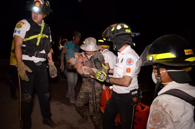 Declaran tres días de duelo en Guatemala por fallecidos erupción de volcán