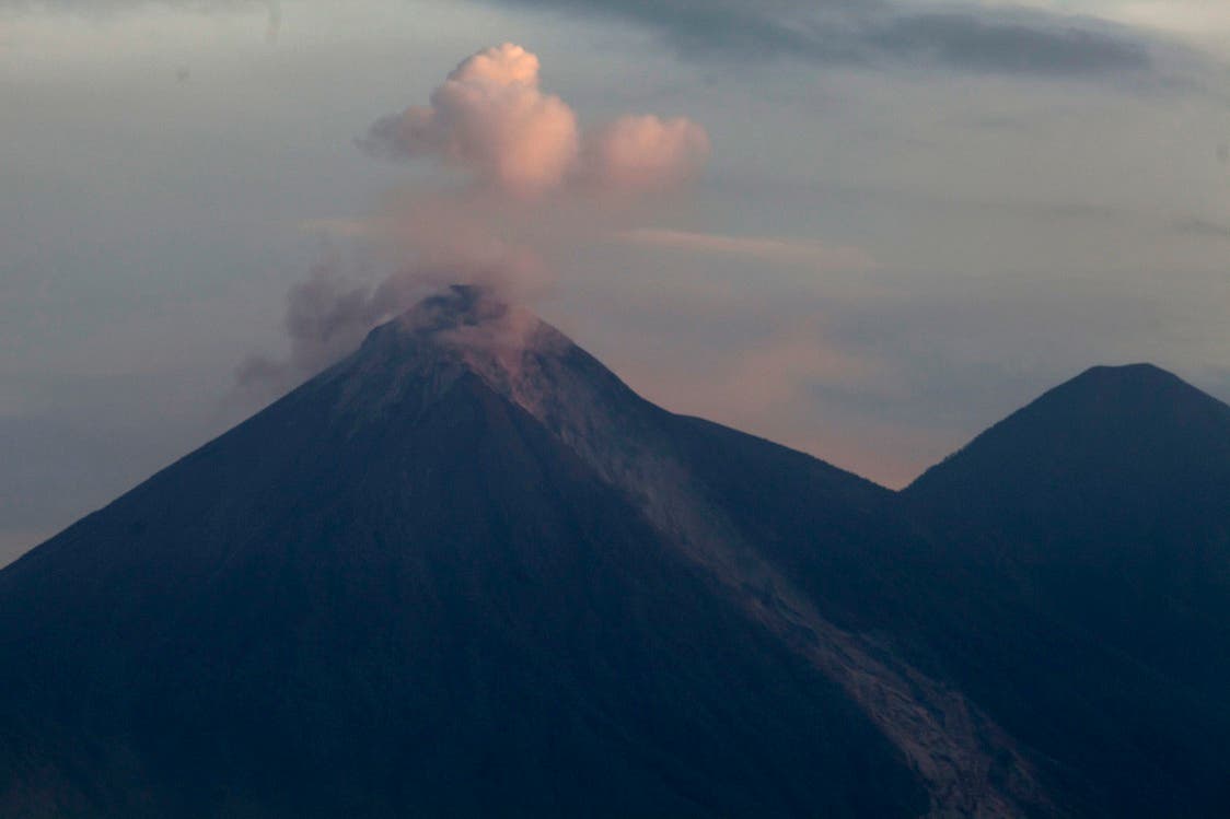 Guatemala: volcán registra entre 8 y 10 explosiones por hora