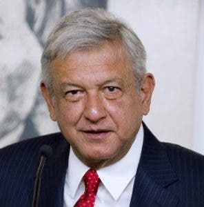 Obrador da a conocer su plan de austeridad