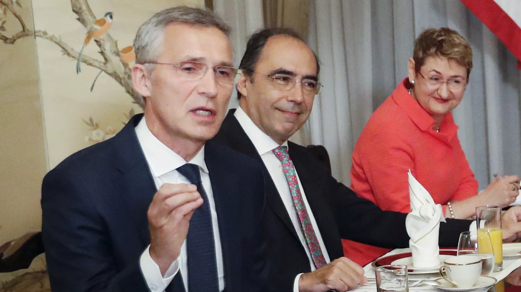 Donald Trump, Jens Stoltenberg