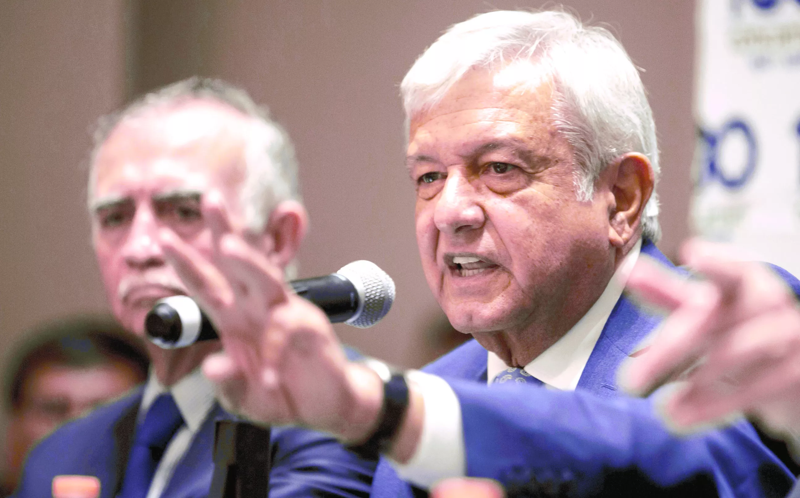 El 71 % de los encuestados se siente “optimista” respecto al futuro del país con López Obrador como mandatario, mientras que un 18 % se muestra pesimista, y el resto no se posiciona al respecto.