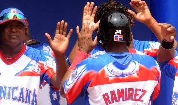 República Dominicana clasifica a la final pese a caer ante Cuba en softbol masculino