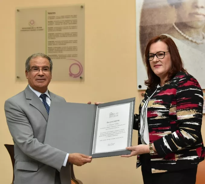 Janet Camilo reconoce al  embajador de Israel