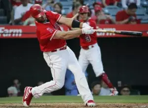 Albert Pujols pega dos jonrones en paliza de Angelinos ante Marineros