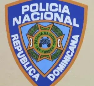 Policía apresa a dos roban vehículo en Barahona