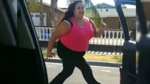 La cantante mexicana Thalía se suma al «Kiki challenge», el peligroso reto viral que está causando accidentes en todo el mundo