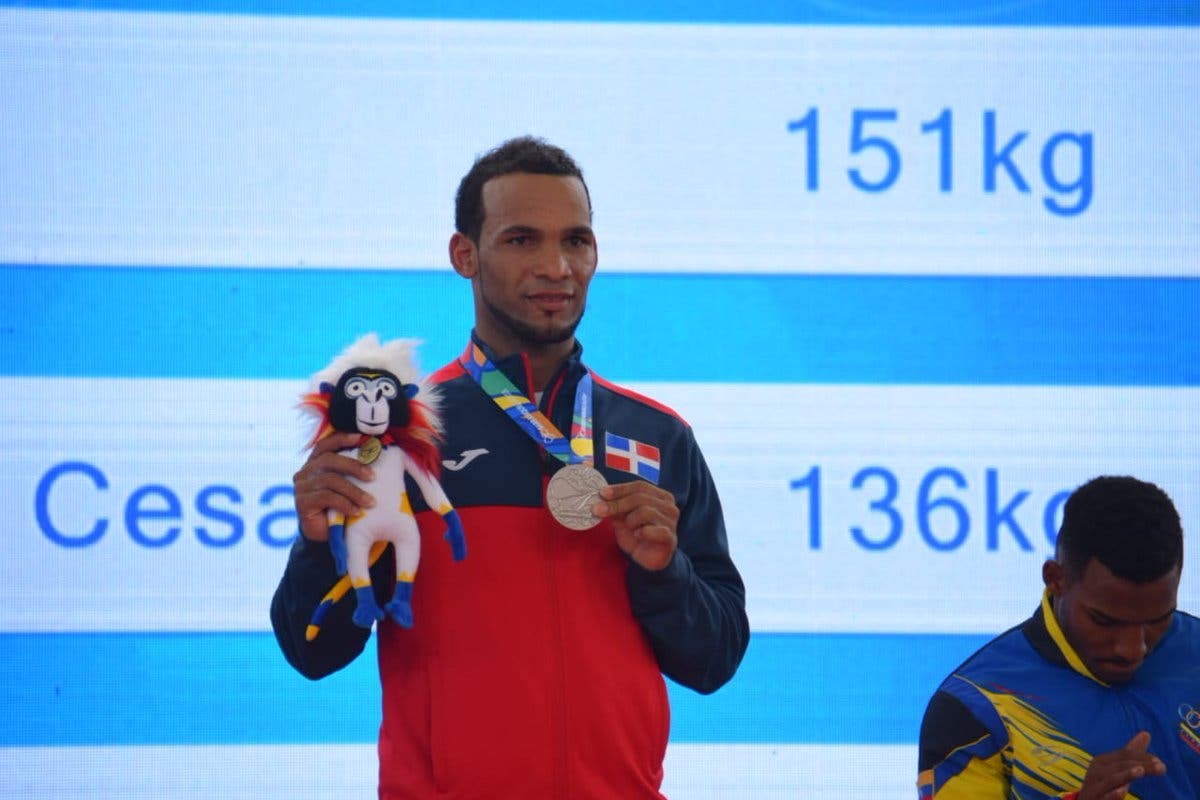 Dominicano Julio César Cedeño logra medalla de plata y una de bronce en pesas
