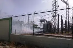 Explosión de un transformador deja sin electricidad a varios sectores de Puerto Plata