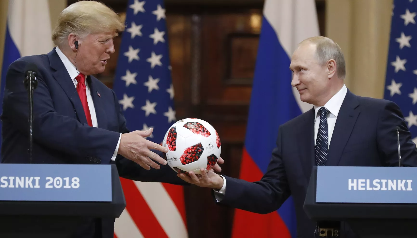 Putin le pasa a Trump la pelota del Mundial en la cumbre de Helsinki