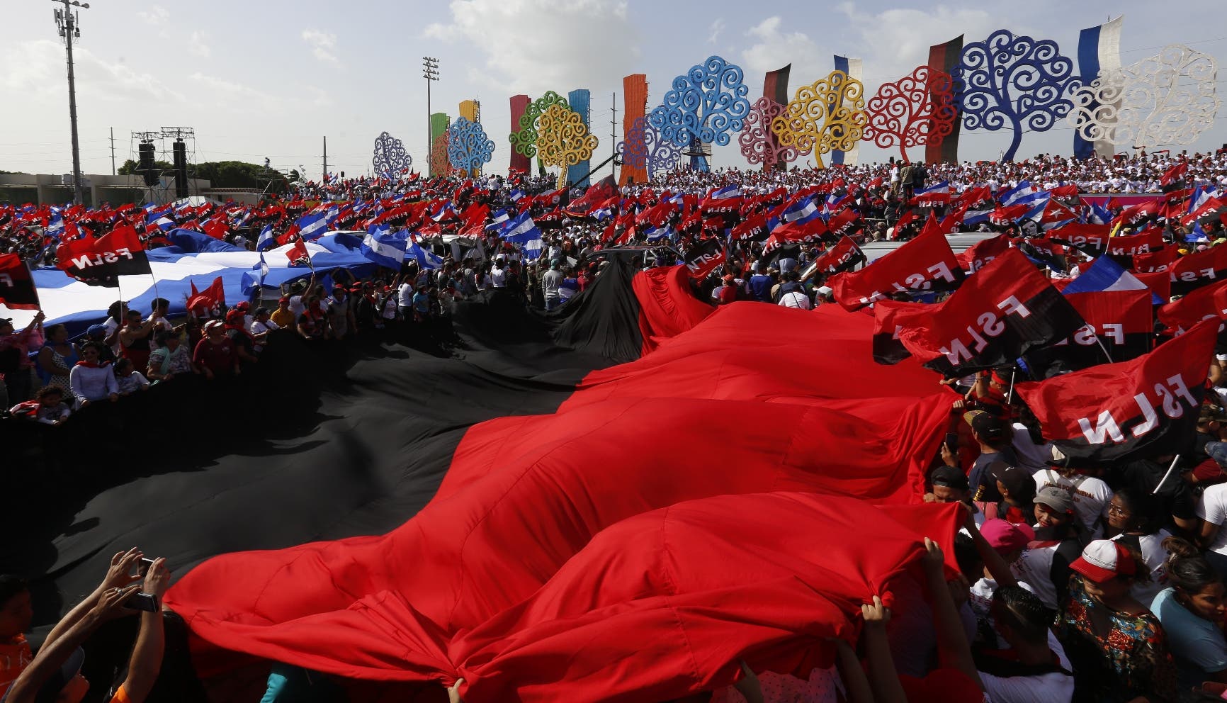 Ortega comienza celebración de la revolución en Nicaragua en medio de crisis