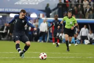 Francia derrota a Bélgica 1-0 y disputará su tercera final