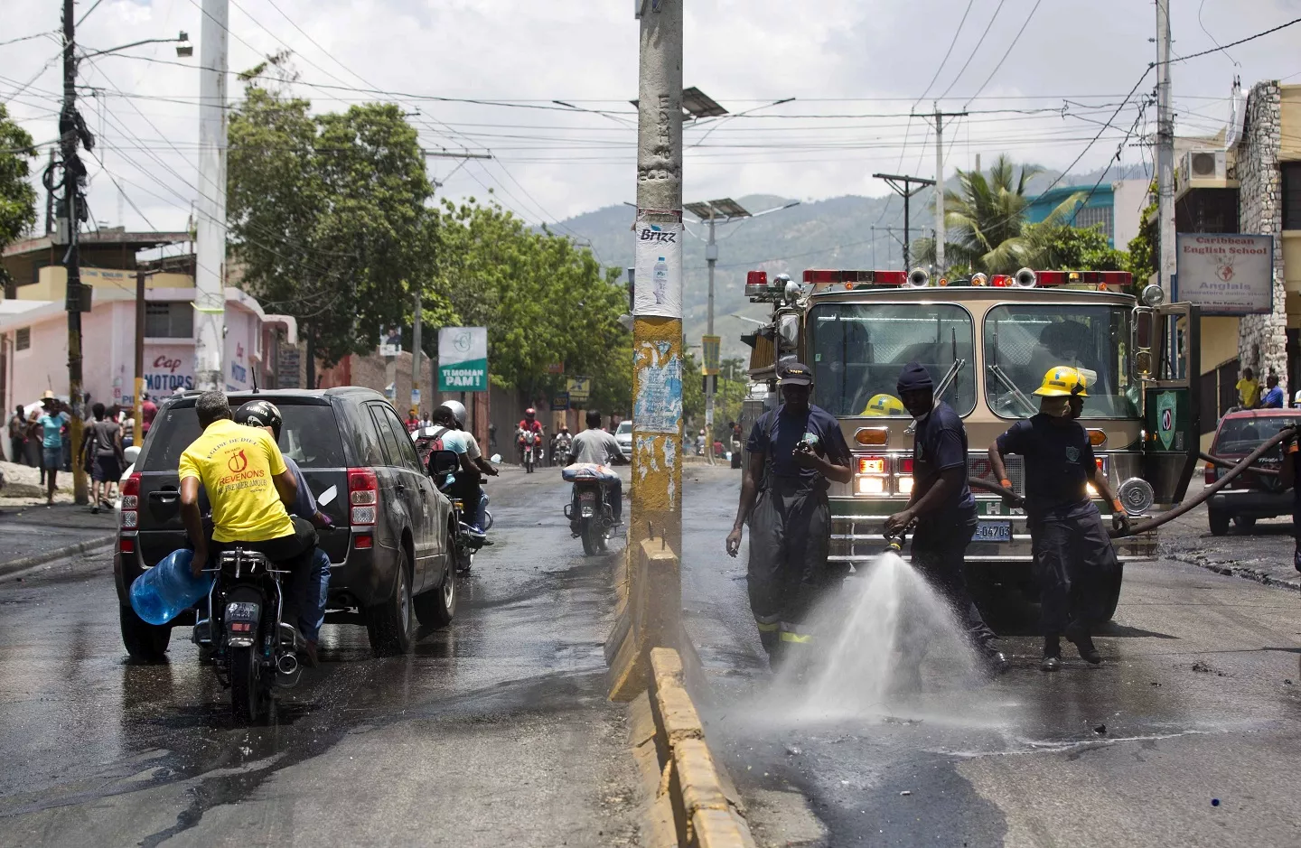 Haití: Clase política continúa contactos para frenar crisis tras disturbios