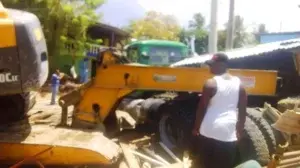 Patana se descarrila y mata a una mujer en la carretera de Costambar, Puerto Plata