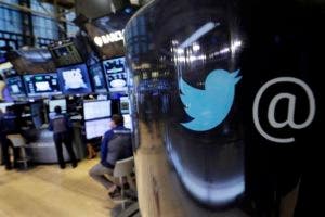 Twitter se desploma un 20,5 % en bolsa tras anunciar descenso de usuarios