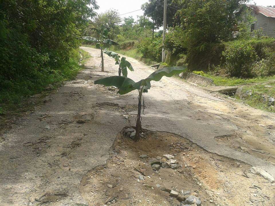 Residentes de Manuel Bueno exigen al Gobierno construcción de carretera; realizarán vigilia
