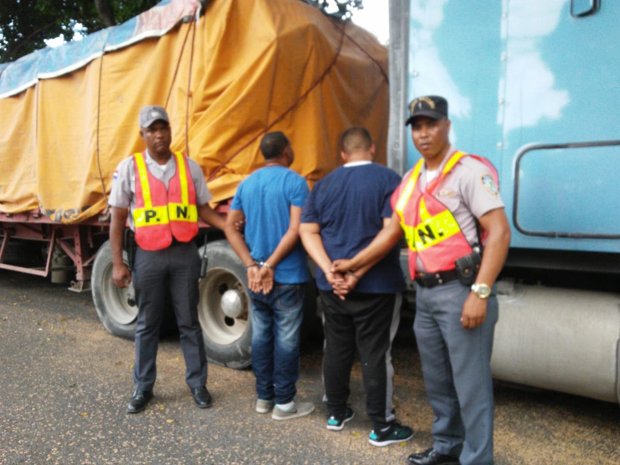 Policía recupera patana cargada de azúcar que fue robada en San Pedro de Macorís