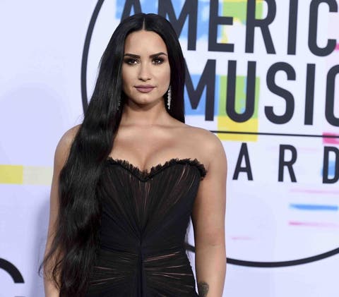 Demi Lovato está “despierta” y con su familia tras aparente sobredosis