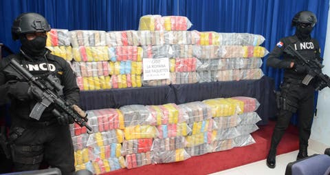 Autoridades ocupan 368 paquetes de cocaína en costas de La Romana