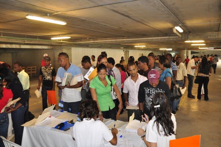 Concluye con éxito Feria de Empleos en UASD del Centro Bonao