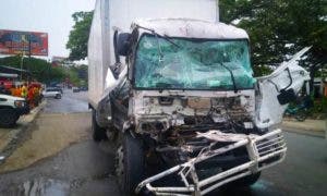 Triple choque en la carretera Puerto Plata-Navarrete deja 2 heridos