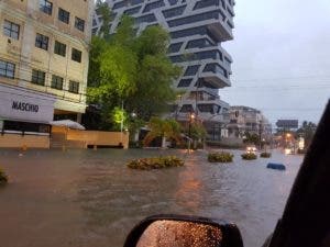 Así está la avenida Abraham Lincoln con Gustavo Mejía Ricard. Foto: Lady Reyes.