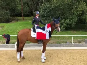 Jinete Yvonne Losos gana doble oro en adiestramiento y Overall en Centroamericanos