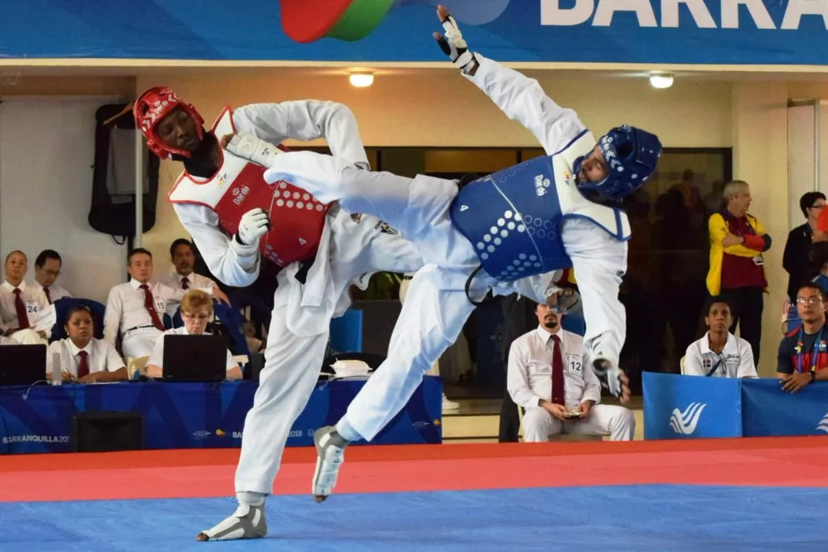 Moisés Hernández y Fraily Mora ganan plata y bronce en taekwondo en Juegos Barranquilla 2018