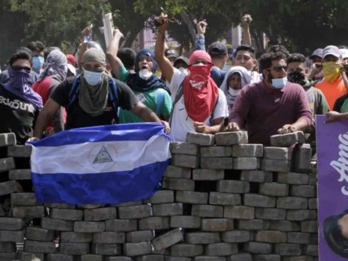 Al menos 4 policías y un civil muerto durante protesta en Nicaragua