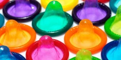 Presidente de Francia anuncia preservativos gratis para los jóvenes de 18 a 25 años
