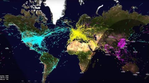 Los fascinantes mapas que muestran los miles de vuelos que cruzan los cielos cada día (y los planes de la NASA para mejorar el tráfico aéreo)