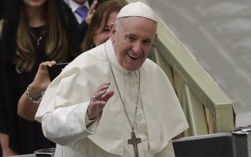 El papa reza por los afectados en incendios en California y heladas en EE.UU