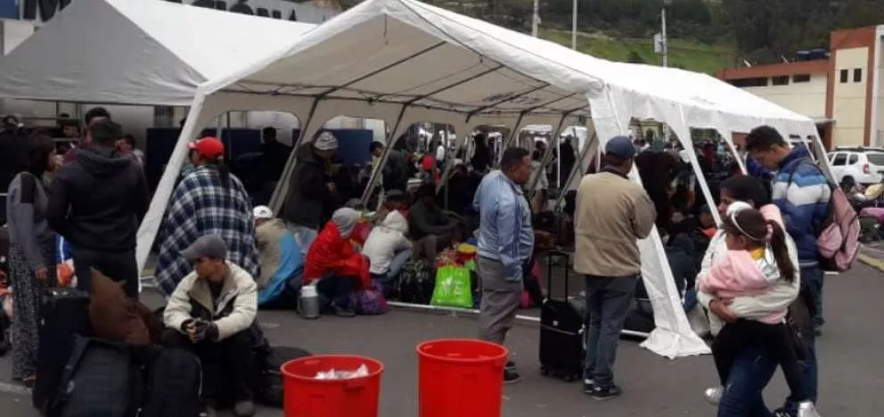 Angustia e incertidumbre entre venezolanos varados en frontera sin pasaporte