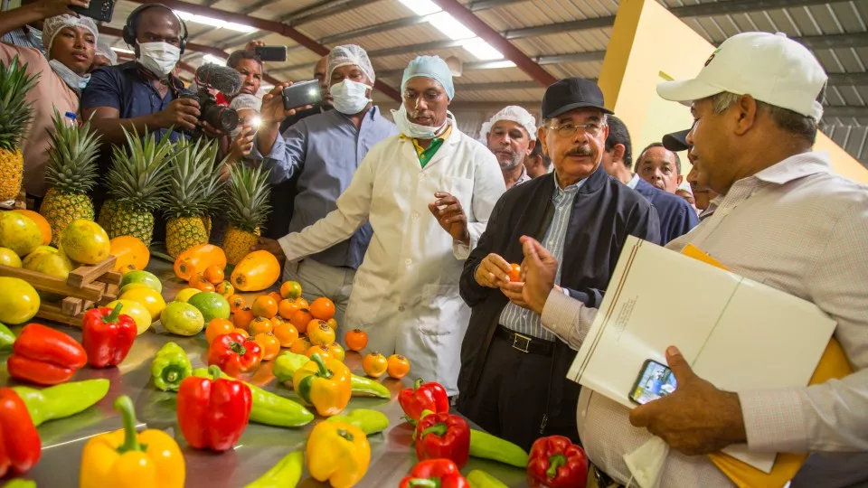 Danilo Medina da seguimiento a proyectos contraídos en Puerto Plata y Monseñor Nouel