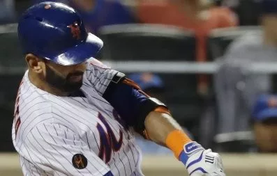 Los Filis reclaman a Bautista en waivers